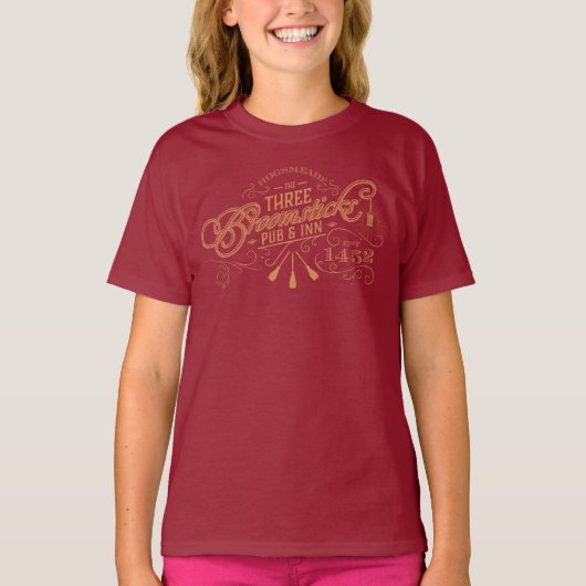 HOGSMEADE™ THE THREE BROOMSTICKS™ Pub & Inn T-shirt (Voorkant)