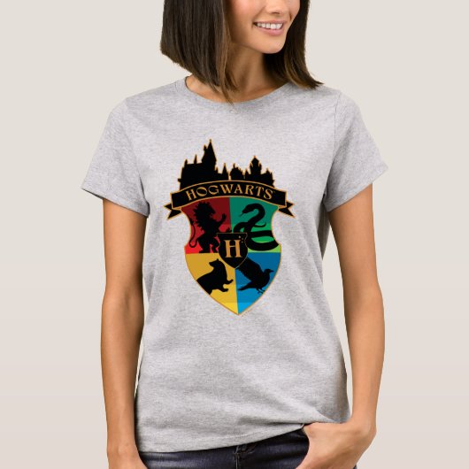 HOGWARTS™ Castle Crest House Pride Badge T-shirt (Voorkant)