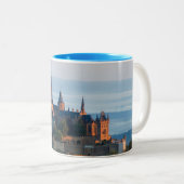 Hohenzollern Castle Hechingen Duitsland Tweekleurige Koffiemok (Voorkant rechts)