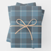 Hoki Blue and Shuttle Gray Plaid Inpakpapier Vel (In situ)