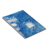 Hole op Denim Jeans. Ripped Destroyed Torn Blue je Notitieboek (Rechterzijde)