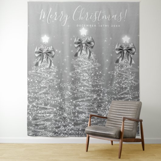 Holiday Backdrop Silver Christmas Trees w/ Bows Wandkleed (In situ)