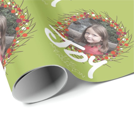 Holiday Berry Wreath met Joy en Custom Family Cadeaupapier (Rol Hoek)
