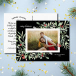 Holiday Botanicals Familie Foto Elegant Black Briefkaart<br><div class="desc">Een prachtig vakantie briefkaart met uw foto omgeven door handgeschilderde waterverf botanicals en rode bessen. De achterkant biedt ruimte voor een getypte notitie / brief - of verwijder en handschrijf uw eigen individuele notitie. Feestelijk en leuk,  maar toch eenvoudig en elegant - de perfecte combinatie voor vakantiegroeten.</div>