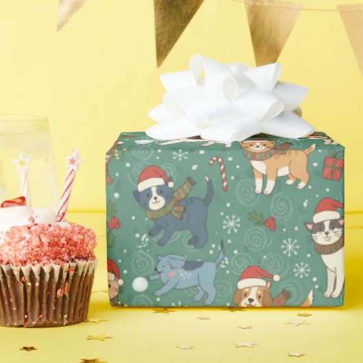 Holiday Cats & Dogs Christmas Wrapping Paper Cadeaupapier (Verjaardagsfeest)