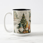 Holiday Forest Gnomes With Lit Christmas Tree Tweekleurige Koffiemok (Links)