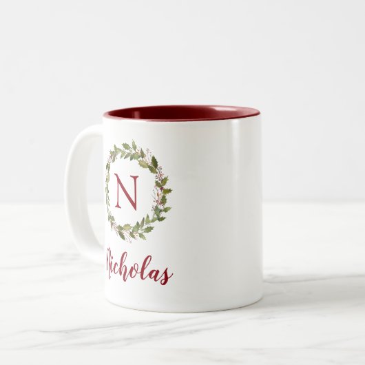 Holiday Greenery Wreate Family Monogram Tweekleurige Koffiemok (Voorkant links)
