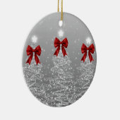 Holiday Greetings Silver Christmas Trees Red Bows Keramisch Ornament (Rechts)