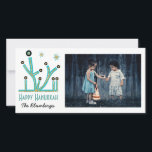 Holiday Happy Hanukkah Kaart "Menorah Bling"<br><div class="desc">Happy Holiday, Hanukkah-fotokaart, "Menorah Bling" Glossy, fotokaart met witte envelop. Personaliseer door foto's en de formulering te vervangen, "Happy Hanukkah, Blumbergs" Pas de tekst aan door uw favoriete doopvontstijl, kleur en grootte te kiezen. Bedankt om te stoppen en te winkelen. Veel waardering. Happy Hanukkah! Deel je speciale momenten overal met...</div>