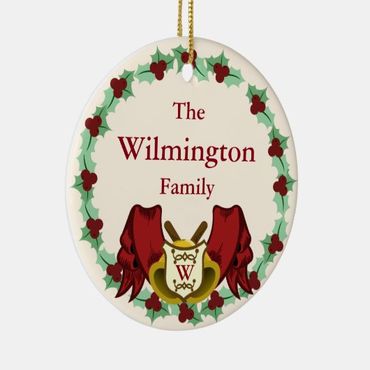 Holiday Holly Wreath & Bells Monogram Familienaam Keramisch Ornament (Rechts)