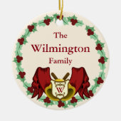 Holiday Holly Wreath & Bells Monogram Familienaam Keramisch Ornament (Voorkant)