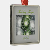 'Holiday Magic' 2025 Ornament (Rechts)