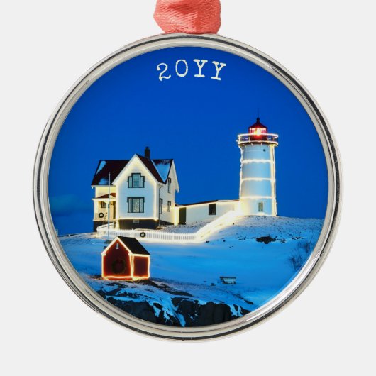 Holiday Nubble Lighthouse Metal Ornament (Voorkant)