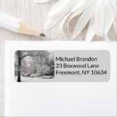 Holiday peace snow sun return label (Insitu)