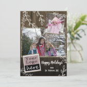 Holiday Rustic Wood en Vine Foto en Logo Feestdagenkaart (Staand voorkant)