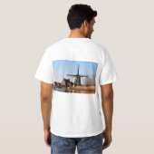 Hollandse Molen aan de waterkant. T-shirt (Achterkant volledig)