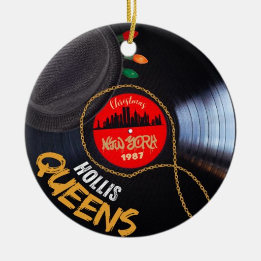 Hollis Queens Keramisch Ornament (Voorkant)
