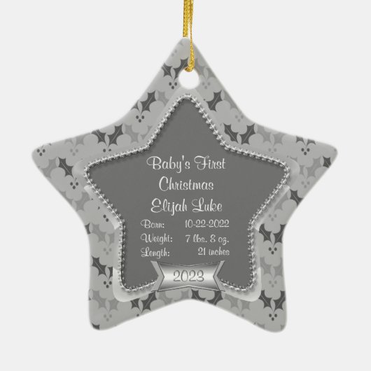 Holly Baby's Eerste Kerstmis 2023 Ster Keramisch Ornament (Achterkant)