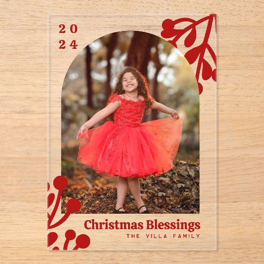 Holly Berries Boog Foto Rode Kerst Acryl Uitnodigingen (Voorkant)