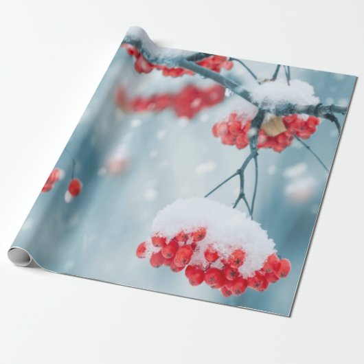 Holly Berries Branches Snow Holiday Cadeaupapier (Uitgerold)
