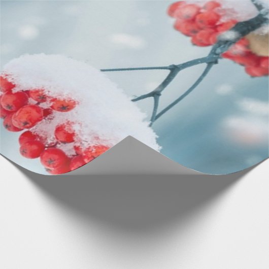 Holly Berries Branches Snow Holiday Cadeaupapier (Hoek)