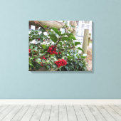 Holly Berries en Fence - Martha's wijngaard Canvas Afdruk (Insitu (Houten vloer))