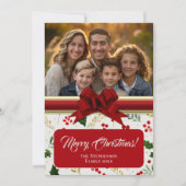 Holly Berries en Red Bow Custom Foto Kerstmis Feestdagenkaart (Voorkant)