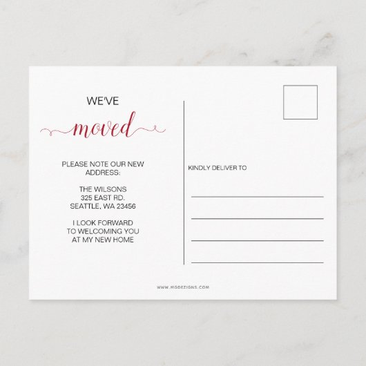 Holly Berries Pine Cone Holiday Moving Aankondigingskaart (Achterkant)