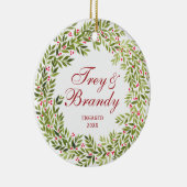 Holly Berries Wreath Personalized Verloving Keramisch Ornament (Rechts)