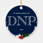 Holly Berry Blue White DNP Afstuderen Naam Jaar Keramisch Ornament (Achterkant)