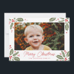 Holly Berry Corners Foto Feestdagenkaart<br><div class="desc">Verstuur een trend met deze volledig aanpasbare,  vakantiefoto-kaart met mijn hand getekende winterlenskunst. Het komt met een passend patroon op de rug en 2 extra foto's en ruimte voor extra tekst.</div>