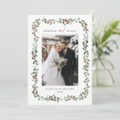 Holly Berry Frame Married & Merry Photo Feestdagenkaart (Staand voorkant)