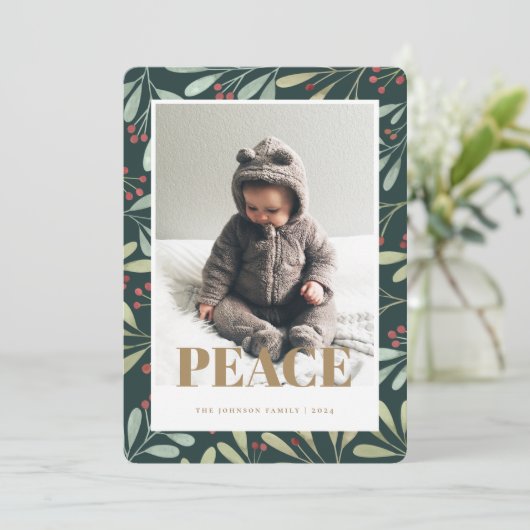 Holly Berry Green Gold Peace - kerstfotokaart Feestdagenkaart (Staand voorkant)