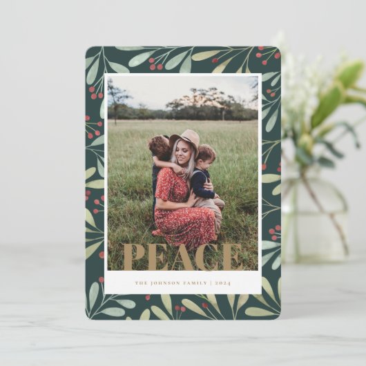Holly Berry Green Gold Peace - kerstfotokaart Kaart (Staand voorkant)