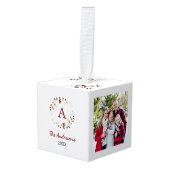 Holly Berry Krans Monogram Familie Foto Decoratie (Voorkant hoekig)