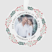 Holly Berry Wreath First Kerstbruiloft Foto Ornament (voorkant)