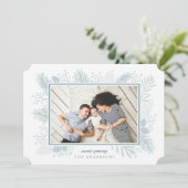 Holly en Pine | Horizontale vakantiefoto Feestdagenkaart (Staand voorkant)