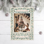Holly Foto Feestdagenkaart<br><div class="desc">Origineel geïllustreerd lijst gemaakt van holle bladeren en bessen; crèmekleur.</div>