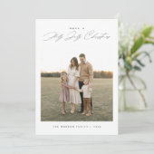 Holly Jolly Script Minimal Neutral Family Photo Feestdagenkaart (Staand voorkant)
