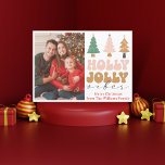 Holly Jolly Vibes retro vintage kerstfoto Feestdagenkaart<br><div class="desc">stijlvolle holly jolly vibes retro vintage kerstfoto Vakantie Kaart . Dit type kaart is ideaal voor degenen die houden van nostalgie en  esthetiek.</div>