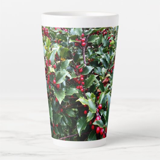 Holly leaves and Berries Latte Mok (Voorkant)