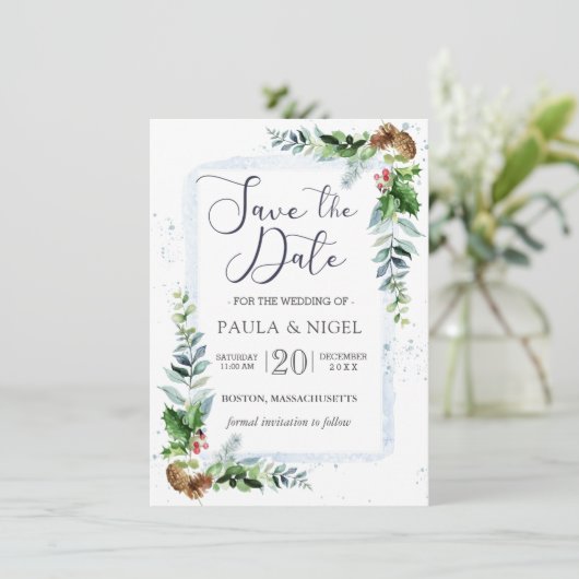 Holly Pine Cones Greenery Foliage Save the Date Kaart (Staand voorkant)
