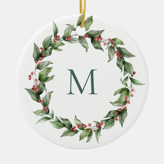 Holly Red Berry Monogrammed Krans Kerstmis Keramisch Ornament (Voorkant)