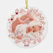 Holly Wreath - Baby Meisje Eerste Kerstmis Foto Keramisch Ornament (Voorkant)