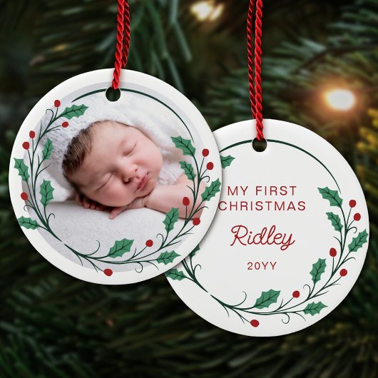 Holly Wreath Baby's First Christmas Round Photo Keramisch Ornament