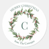 Holly Wreath Monogram Vrolijk Kerstfeest Ronde Sticker (Voorkant)