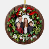 Holly Wreath Personalized Family Photo Keepomwille Keramisch Ornament (Voorkant)