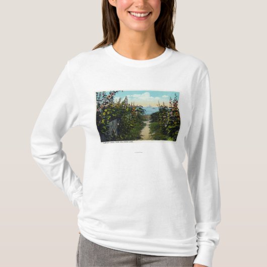 Hollyhock Lane Uitzicht van de haven T-shirt (Voorkant)