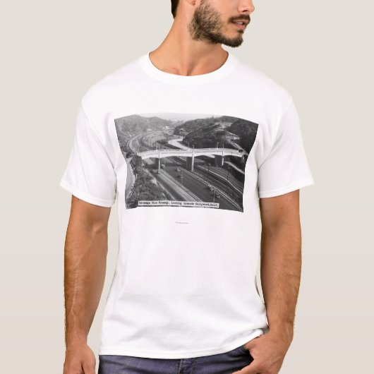 Hollywood, CA Cahuenga Pass Freeway Uitzicht T-shirt (Voorkant)