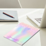 Holografische roze paarse glitter naam notitieblok<br><div class="desc">Roze, paarse, mintgroene holografische achtergrond. Versierd met roze faux glitter druppels. Personaliseer en voeg jouw namen toe. De naam is geschreven met een modern handgeschreven stijlscript met swashes. Als u de swashes alleen wilt laten verwijderen, verwijdert u de voorbeeldnaam door de spaties of emoji's voor en achter de naam te...</div>